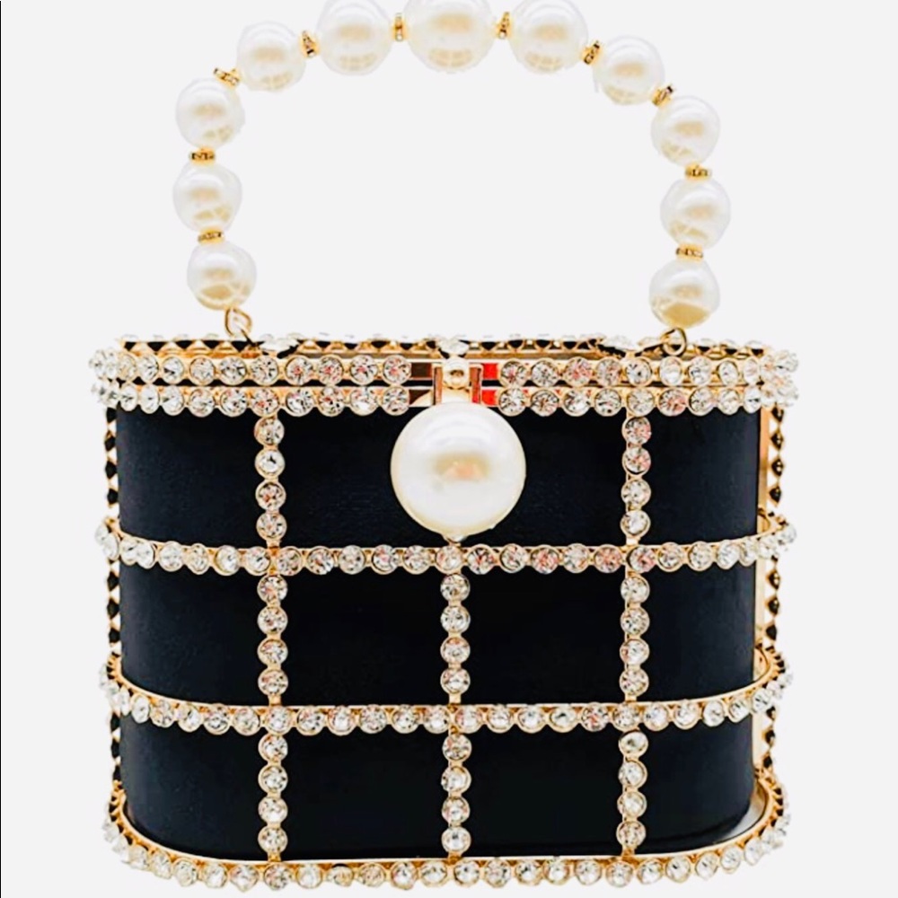 Beautiful!! Diamond and Pearls Clutch Pur…
